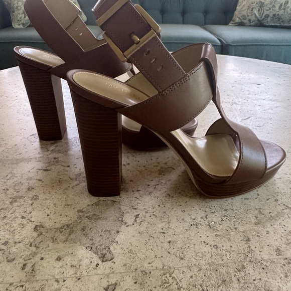 Michael Kors Elegant Brown Platform Heels - Picture 3 of 6